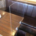 【テーブル】★各テーブルにアクリル板設置★4名様でご利用いただけるソファ席です。ゆったりくつろげます！