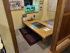 4名様掛けの座敷席が1テーブルございます。