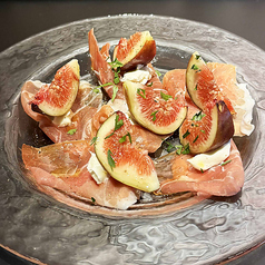 季節のフルーツと生ハム