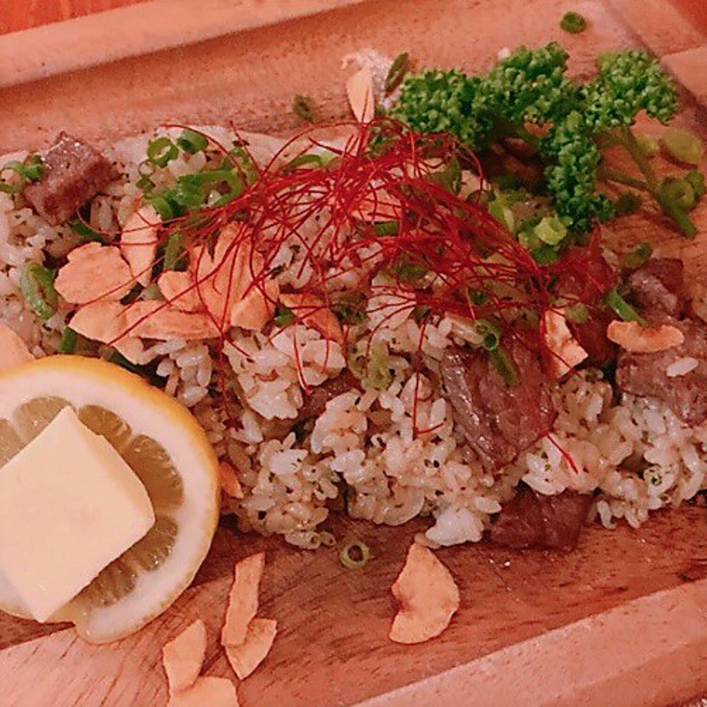 リピーター続出のバターガーリックピラフ☆ＫＡＭＰＵＳの〆はこれで決まり♪