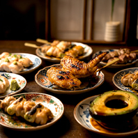 京紅地鶏、大山鶏など厳選食材を使用し厳選焼き鳥堪能