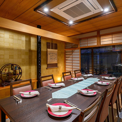 【萩華の間】ご夫婦や大切な人との記念や商談を兼ねたお食事にもおすすめ。