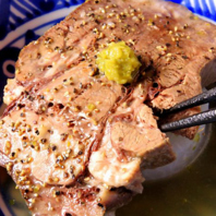あご出汁仕込みのゆでタン