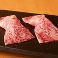 料理メニュー写真 黒毛和牛サーロイン肉寿司(一貫)