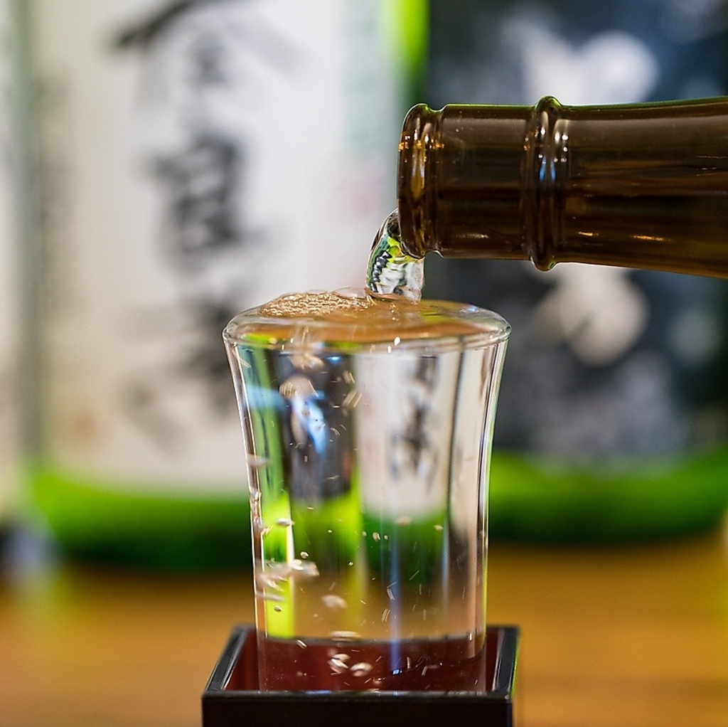 一品料理と日本酒の相性は抜群。ぜひ一度ご来店ください。