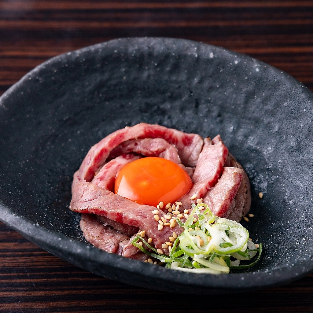 赤身のお肉を極レアで！数に限りがございますのでお早めに！