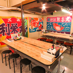 新鮮な魚介を網で焼く香ばしさが漂う空間。大人数の集まりも大歓迎です！各種宴会に最適◎