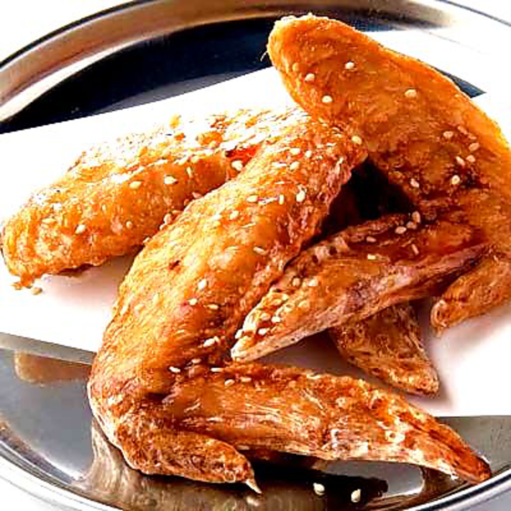 ◆ビールのお供に◆手羽先唐揚！　　甘口、辛口をお選び下さい。ビールが進む逸品！