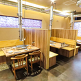 落ち着いた雰囲気の店内で、ゆったりとお店こだわりのお肉を楽しめるので、家族でのお食事にも最適。4名様用のお席の他、6名様用のテーブル席もございますので、人数に合わせてご利用いただけます◎