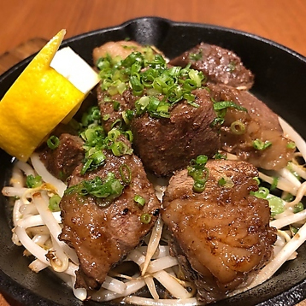 牛サイコロステーキはボリューム満点！それでいてリーズナブル！是非ご注文ください♪