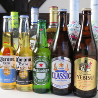 自慢のフードに合う種類豊富なドリンクの数々。