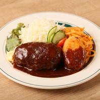 仕入れられる肉の中から上質の食材で作る『ハンバーグ』