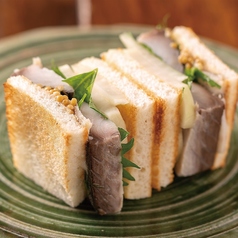 粋な！炙りしめ鯖サンド