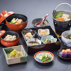 沖縄料理がリーズナブルに堪能できるランチがお得です♪