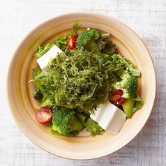 豆腐とアボカドの青さサラダ