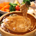 料理メニュー写真&nbsp;とろ～りチーズのビーフシチューフォンデュ☆自家製ミートボール入りwith &nbsp;温野菜