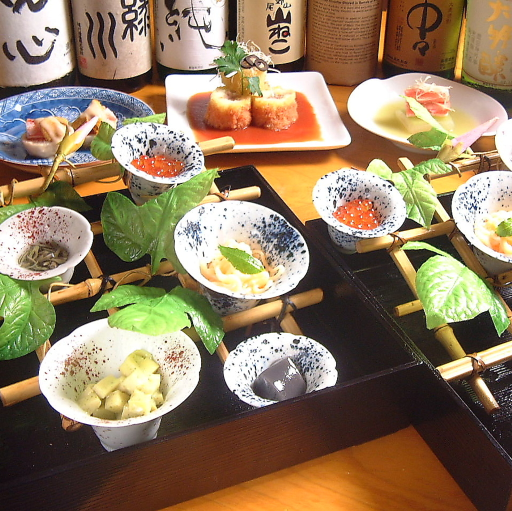 厳選された季節の旬の食材を、銀座で磨き上げられた本物の腕で調理します。