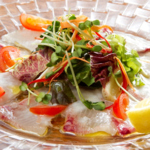 その日仕入れた瀬戸内鮮魚でつくるカルパッチョ！新鮮な地魚をそのまま味わえるおすすめの一品です◎