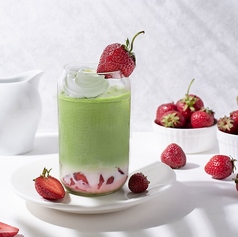 Seasonal 「いちご抹茶ラテ」の写真