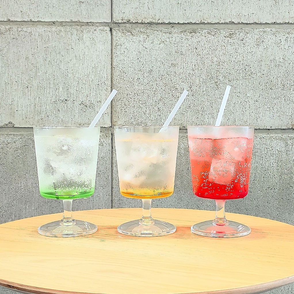 フォトジェニックで映える一杯が、至福のカフェタイムを彩ります。華やかな女子会にもおすすめです◎