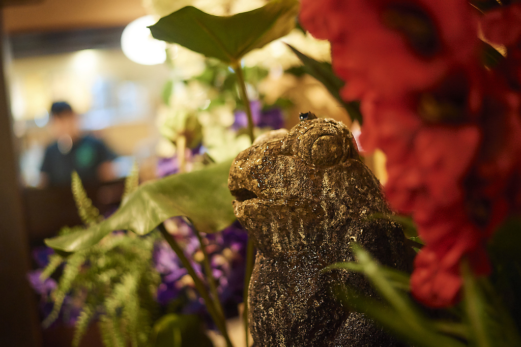 アジアの小物とインテリアに囲まれた、本場感覚の店内は女性に人気♪