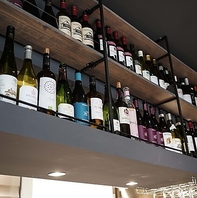 世界各国から選び抜いたワインを50種類以上取り揃え