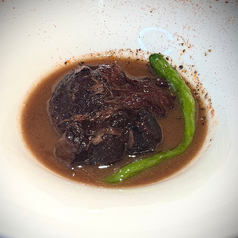 牛肉の赤ワイン煮込み