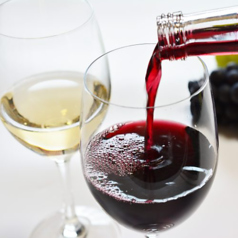 世界各地から厳選したワイン