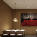落ち着いた色調と洗練されたインテリアが調和する、上質な完全個室をご用意。周囲を気にすることなく、プライベートな空間でゆったりとお食事をお楽しみいただけます。接待や会食、ご家族のお祝い、記念日など、大切な方と過ごす特別なひとときにふさわしい、品格と落ち着きを兼ね備えた空間です。
