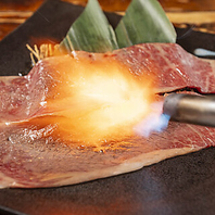 トングは人数分ご用意。広い席でゆったりと