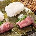 料理メニュー写真 炉端焼きの牛肉手巻き寿司