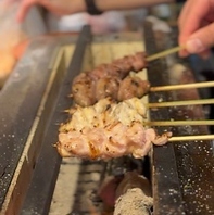 【伊達鶏と炭火】 道産地鶏を極上炭火で焼き上げます。