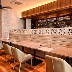 カップルでもご家族でも♪様々なシーンで利用可能なテーブル席