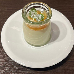 とろけるパンナコッタ~季節のフルーツソース~