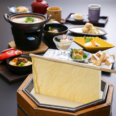【人気】『ゆばどすえ　楽-raku-』～　汲み上げ湯葉と京都ぽーくの豆乳しゃぶしゃぶ～