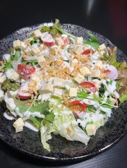 ゴロゴロチーズのシーザーサラダ