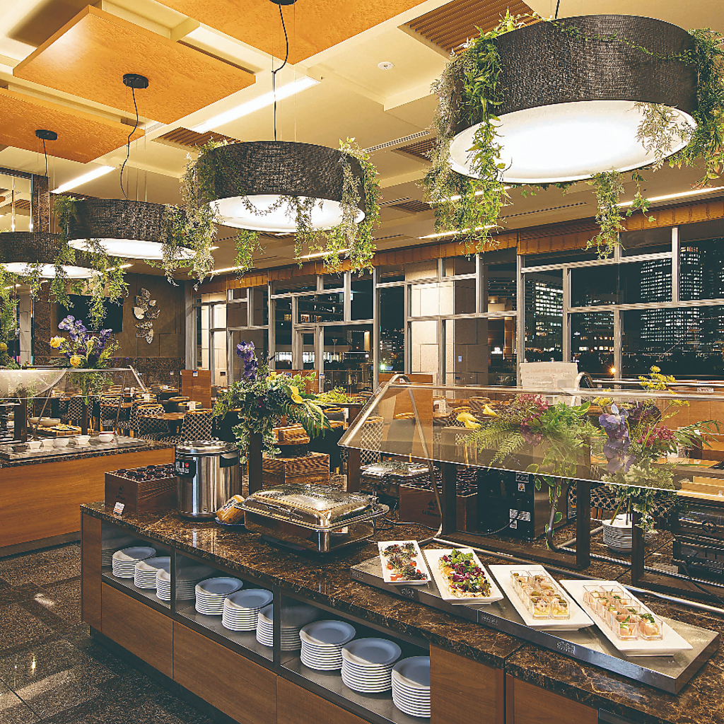 広々とした店内。みなとみらい線・馬車道駅から徒歩3分です。