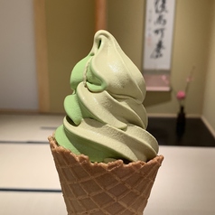 抹茶・ほうじ茶ミックスソフトクリーム