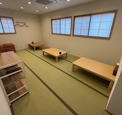 座卓席：4名×3卓