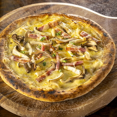 4種のキノコとベーコンのボスカイオーラ