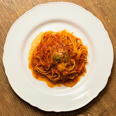 自家製トマトソースを味わうスパゲッティ　バジリコ風味