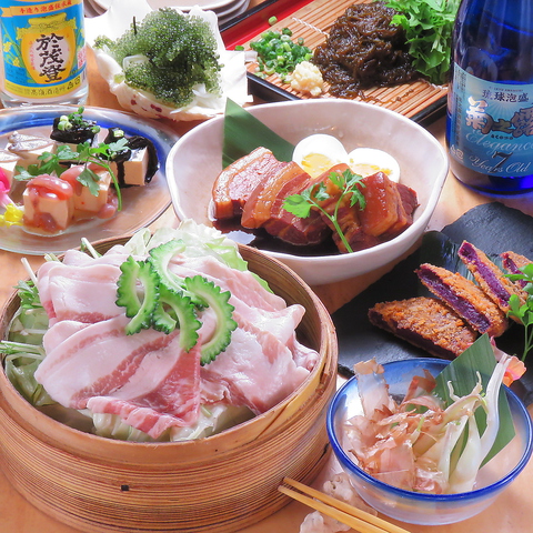 観光地の神楽坂にて本格沖縄料理を飲み放題とともにご宴会にてご堪能ください！