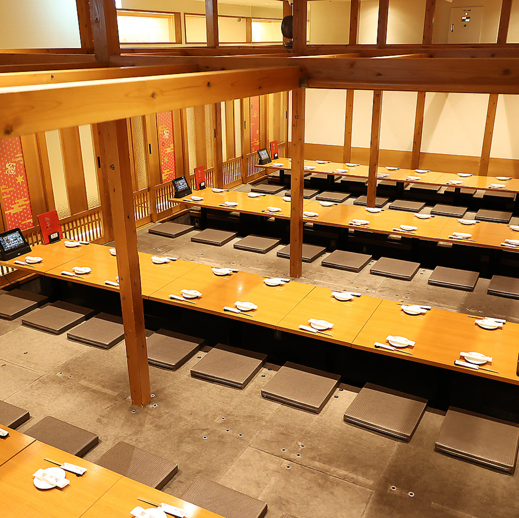 個室は全17室。団体様も個室でご案内。