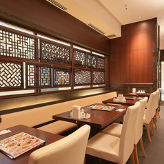 テーブル席はレイアウトの変更も可能ですので、最大10名様でご利用いただけます◎お気軽にご相談ください!