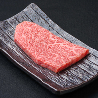 極上黒毛和種和牛を時期に応じて仕入れ