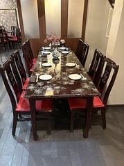 テーブル席4～6名様3卓あり、連結して最大14名様半個室OK♪