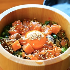 サーモンイクラ丼