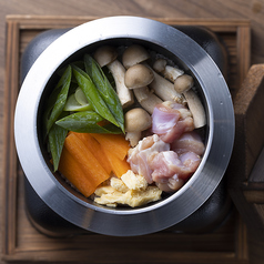 丹波しめじと九条ネギの鶏釜飯