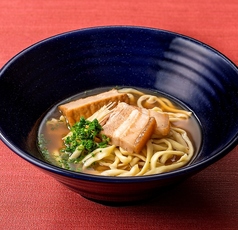 三枚肉と揚げ豆腐の沖縄そば