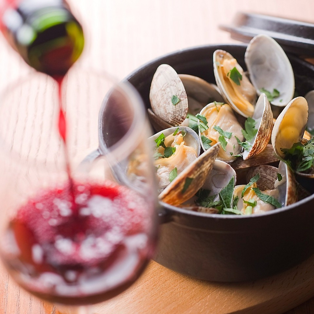 イタリアワインや、お酒に合う料理を多数ご用意しております☆贅沢なラインナップで楽しいひととき♪